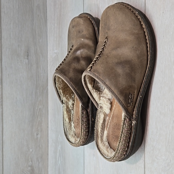 UGG Australia Women's 5135 Leather  Shearling Clogs Mule Clog Sheepskin Shoes 9 - Picture 2 of 10